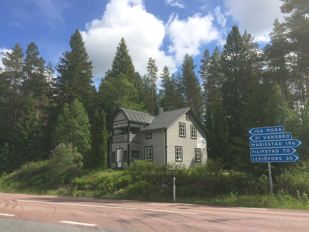 Route 26 Bed & Breakfast Laxtjarn Bagian luar foto